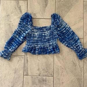 Zara blouse can be worn off the shoulder size S